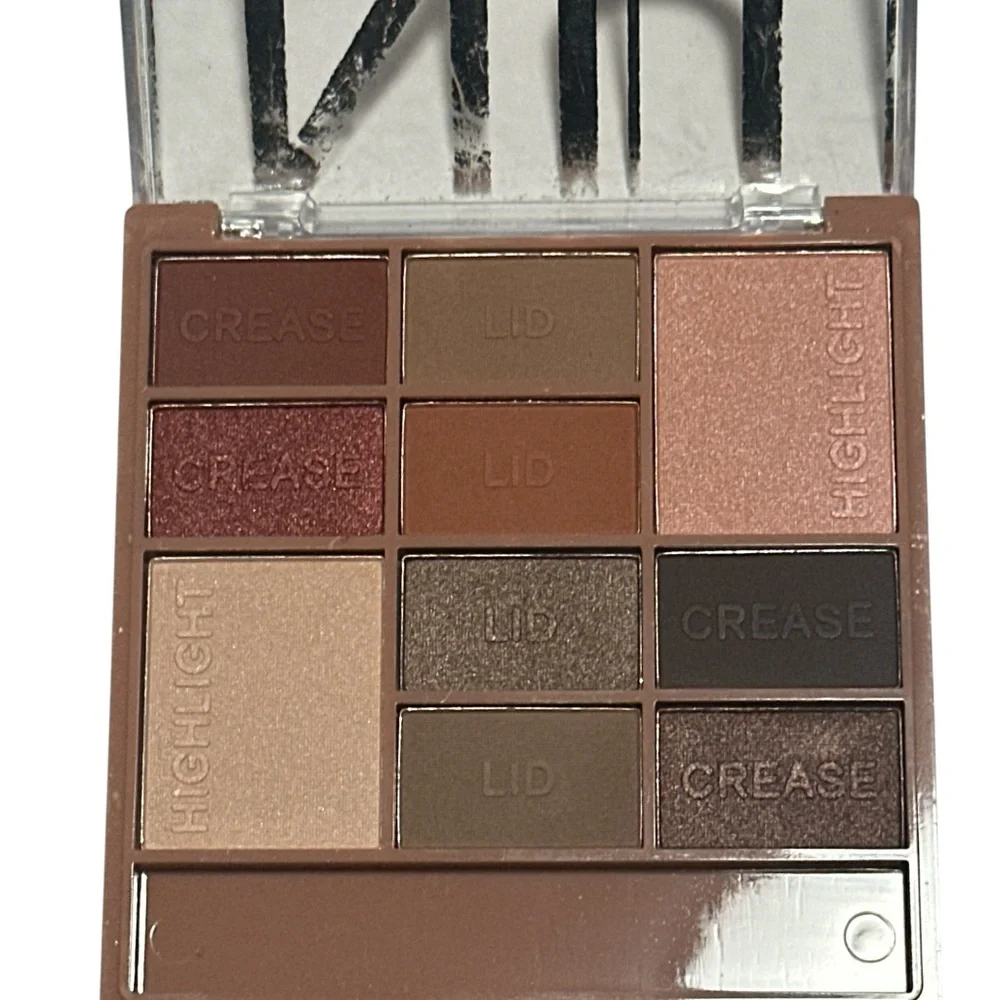 New, L.A. Colors Nude Eyeshadow Palette - Rich Browns and Blacks‎